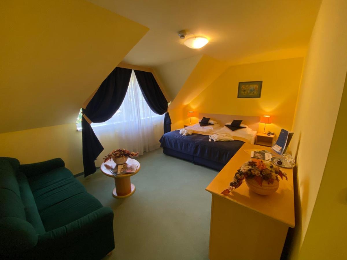 Parkhotel Na Baracke Nová Dubnica Εξωτερικό φωτογραφία