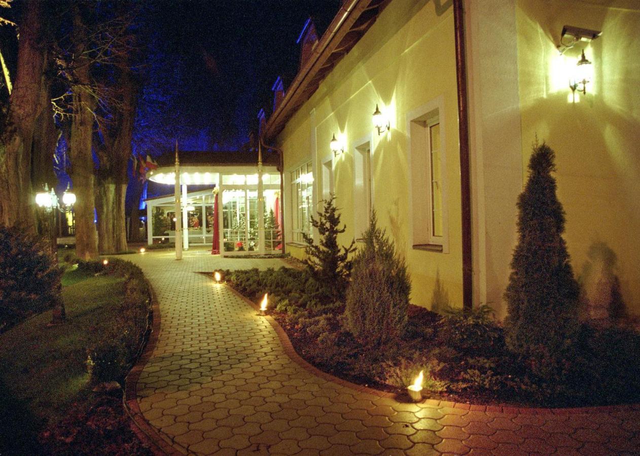 Parkhotel Na Baracke Nová Dubnica Εξωτερικό φωτογραφία